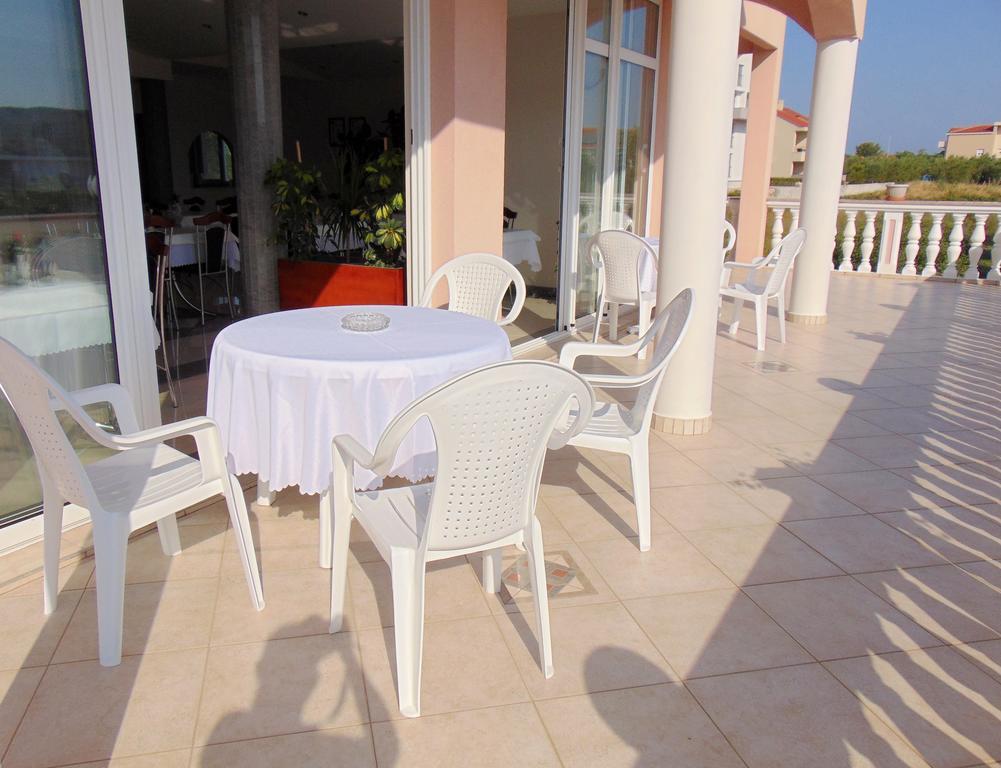 Bed and Breakfast Pansion Kardum Bibinje Zewnętrze zdjęcie